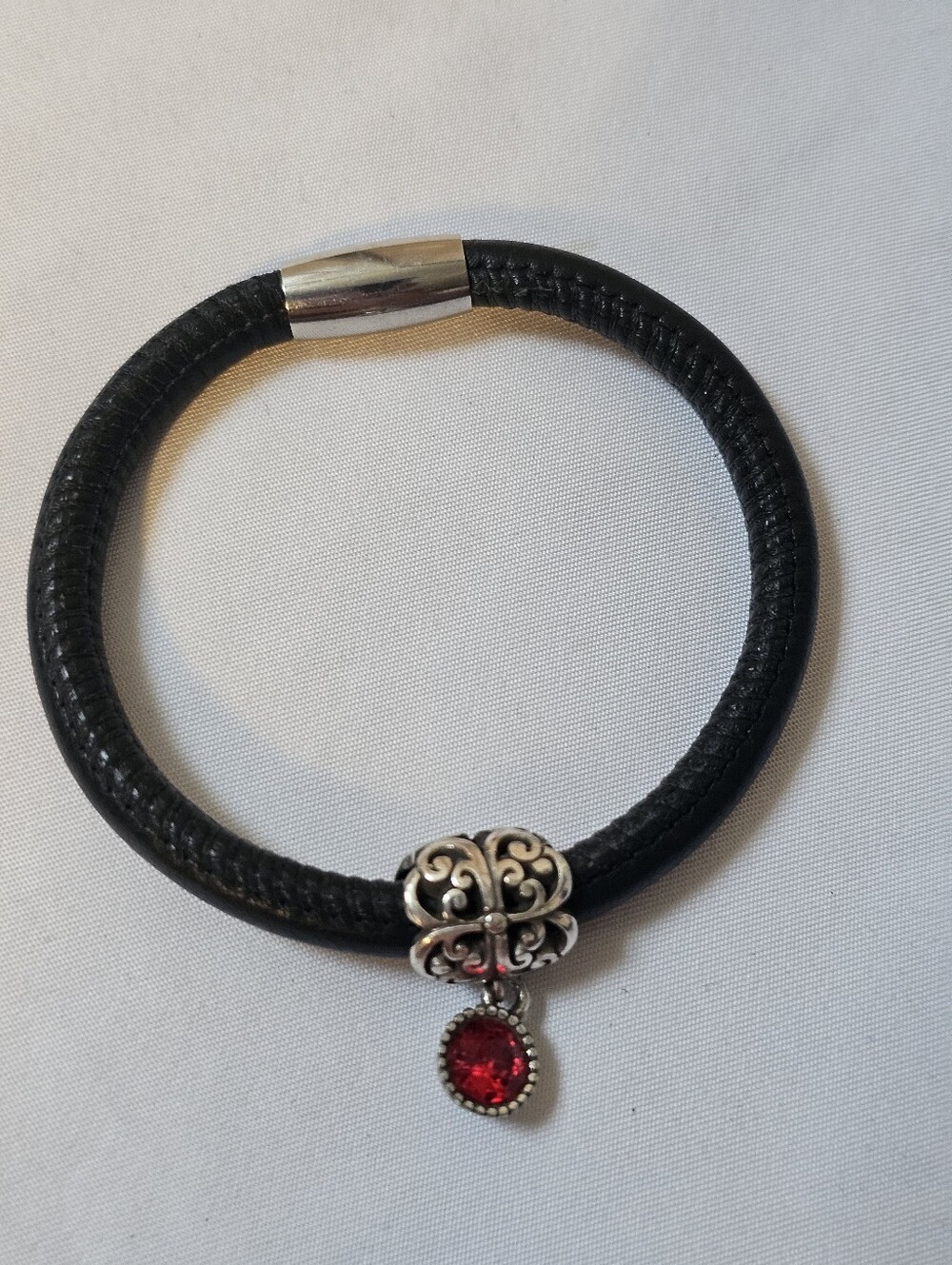 Brighton Woodstock Black Leather Bracelet Ruby Red Crystal Charm Magnetic Clasp - Picture 2 of 7